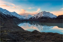 Hasman-Glacier-and-Lake-View